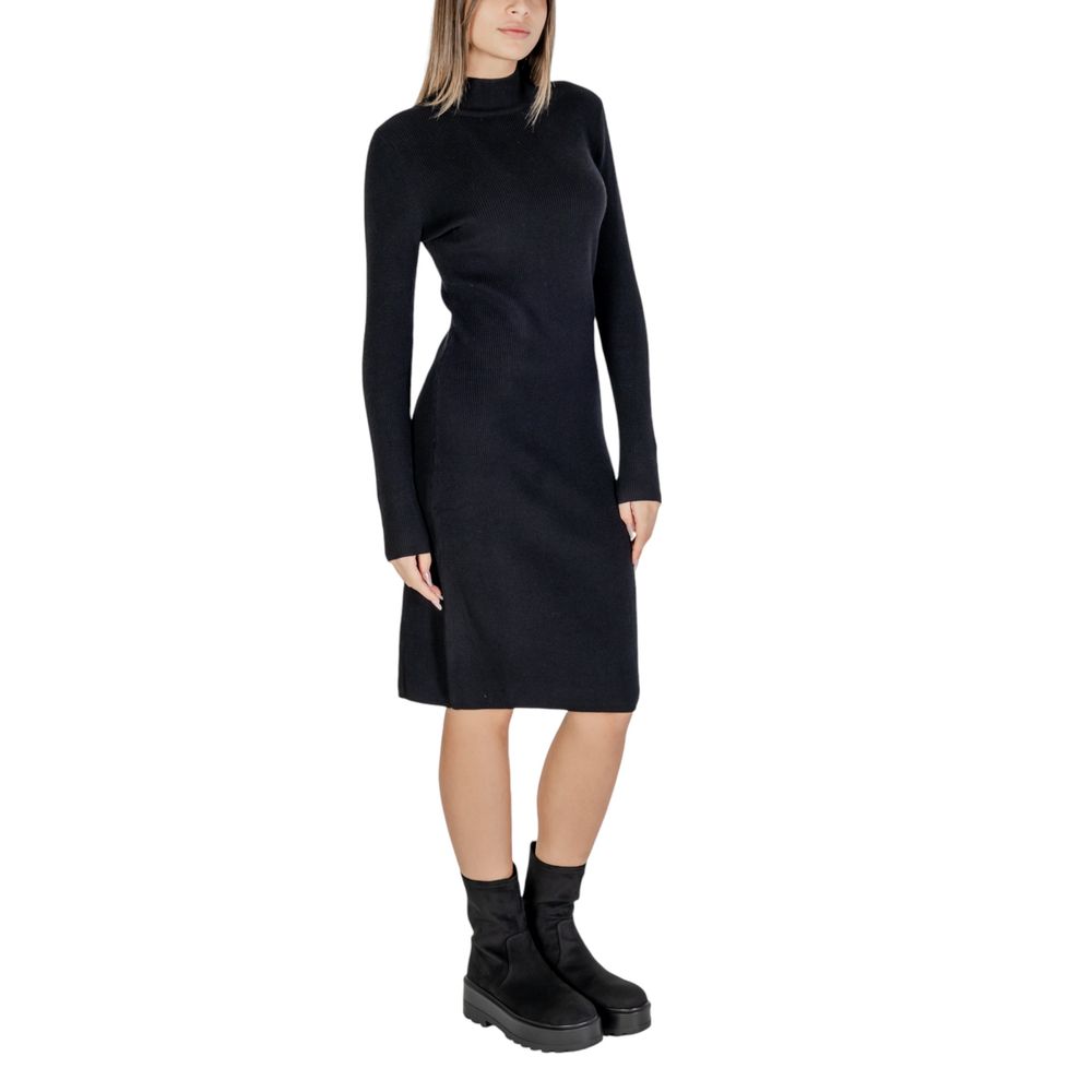 Cleré Black Viscose Midi Dress
